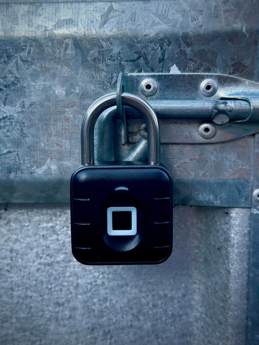 ELECTRONIC FINGER PRINT PADLOCK